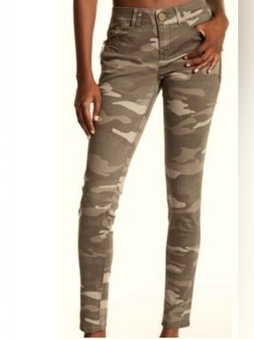 Democracy Ab Technology Freedom Ankle Length Camo Skinny Pants Sage Size 4